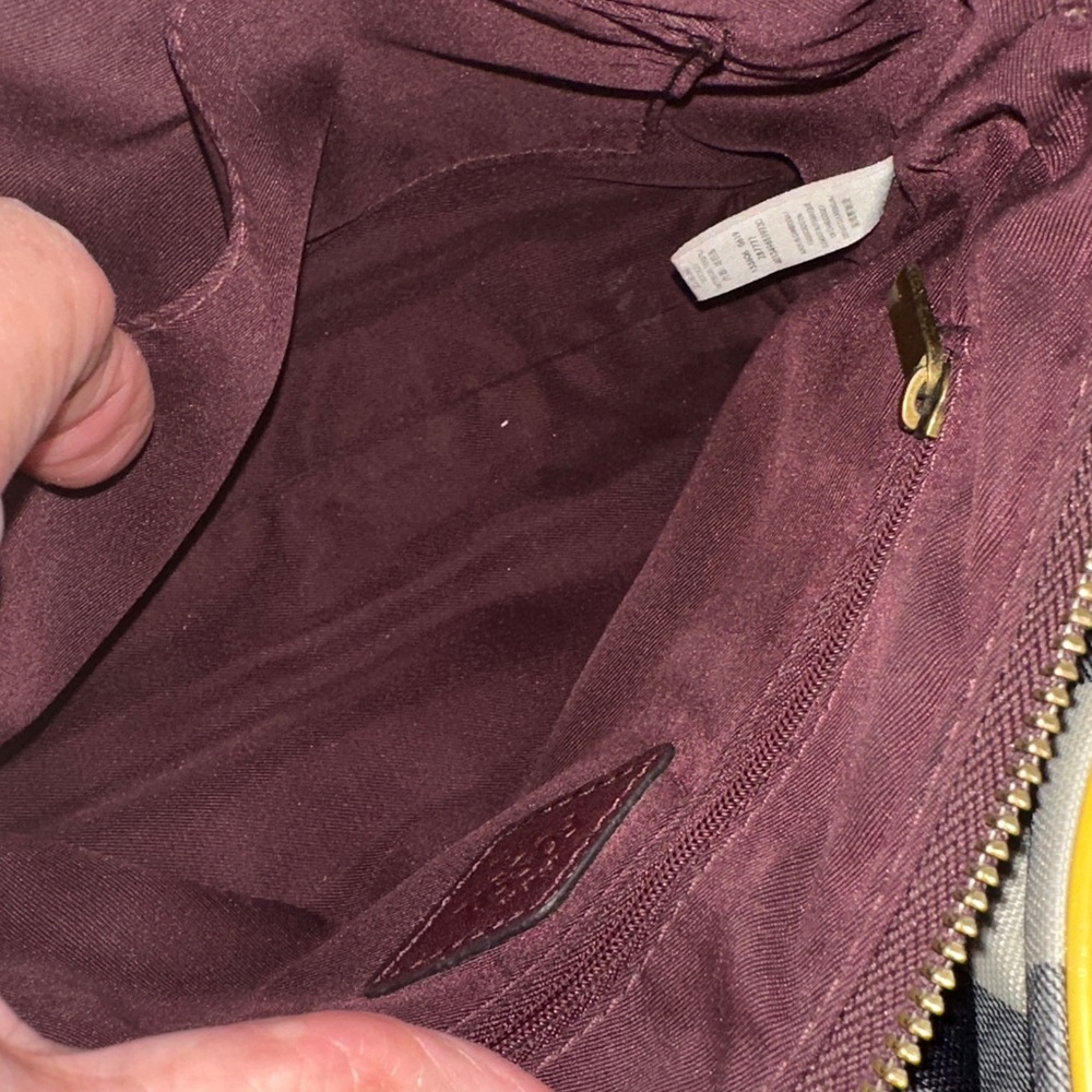 Fossil plum color leather crossbody bag - Picture 3 of 6